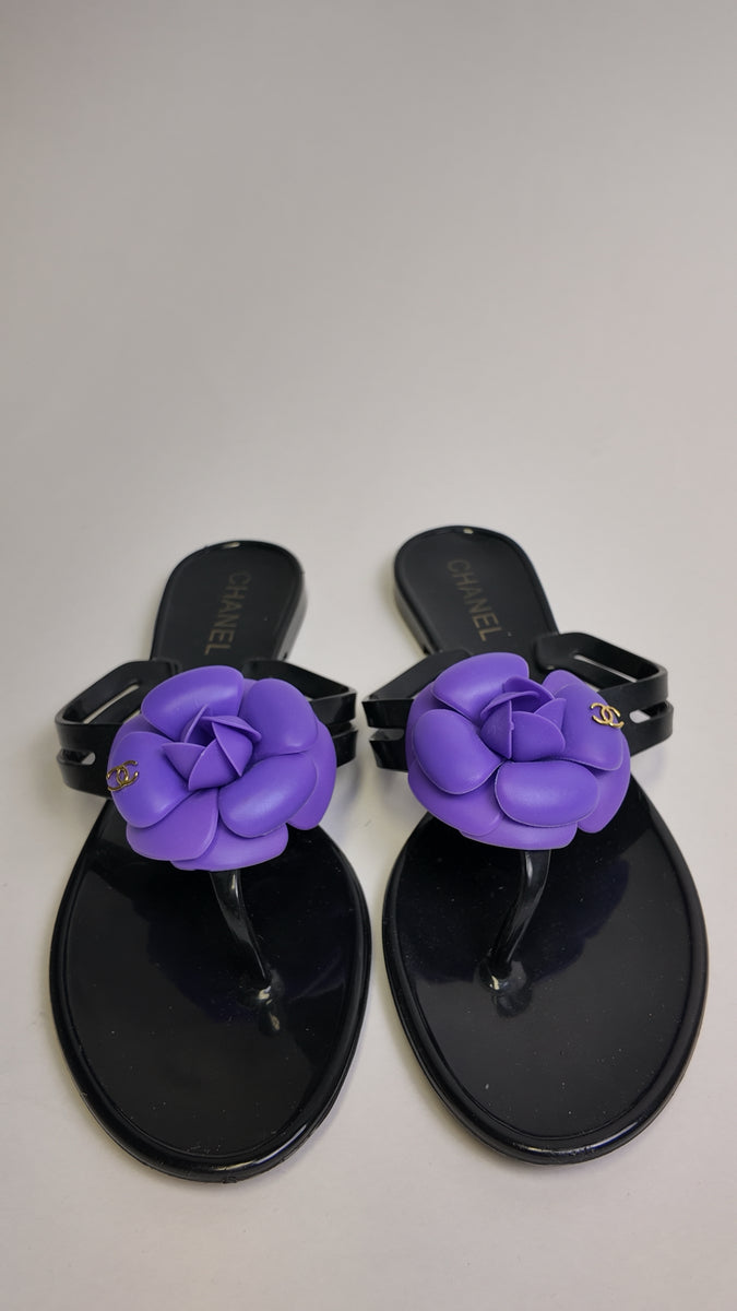 【CHANEL】シャネル CC ニーソックス　足のサイズ22〜23センチ Chanel Shoe Size 39 Misc. Shoes – City Girl Consignment