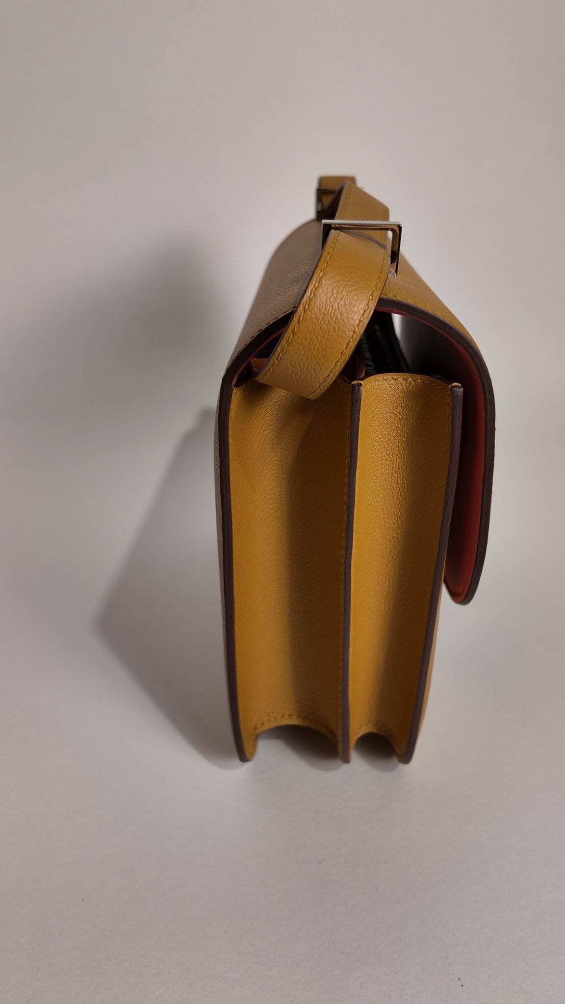 HERMES GOLD CONSTANCE 24 EPSOM W/ PALLADIUM HARDWARE - PRISTINE. FULL SET.