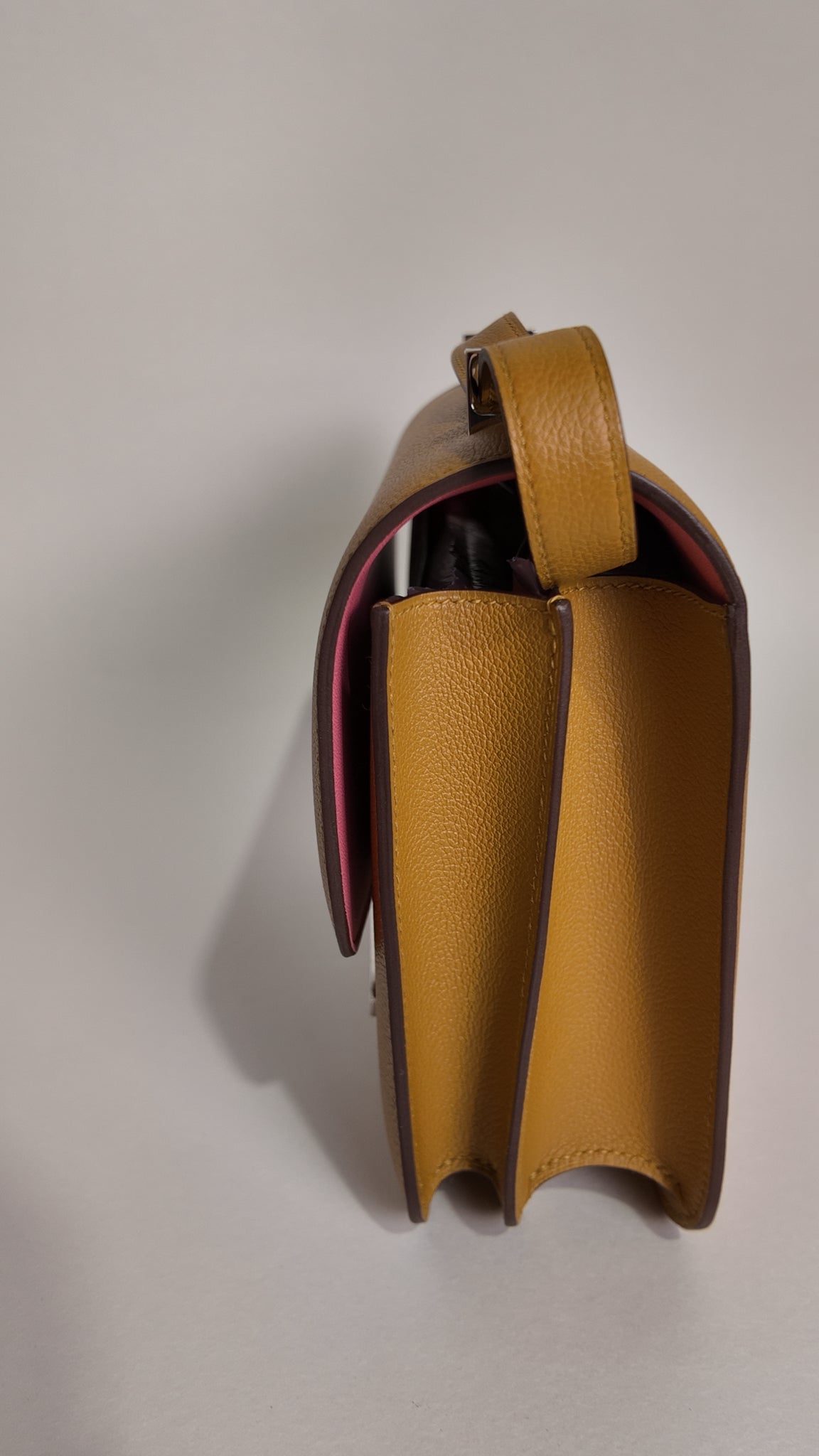 HERMES GOLD CONSTANCE 24 EPSOM W/ PALLADIUM HARDWARE - PRISTINE. FULL SET.