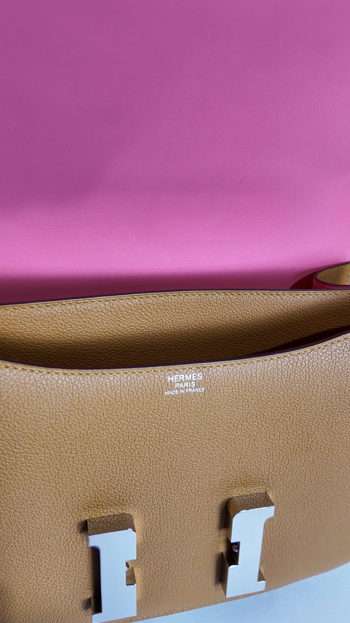 HERMES GOLD CONSTANCE 24 EPSOM W/ PALLADIUM HARDWARE - PRISTINE. FULL SET.