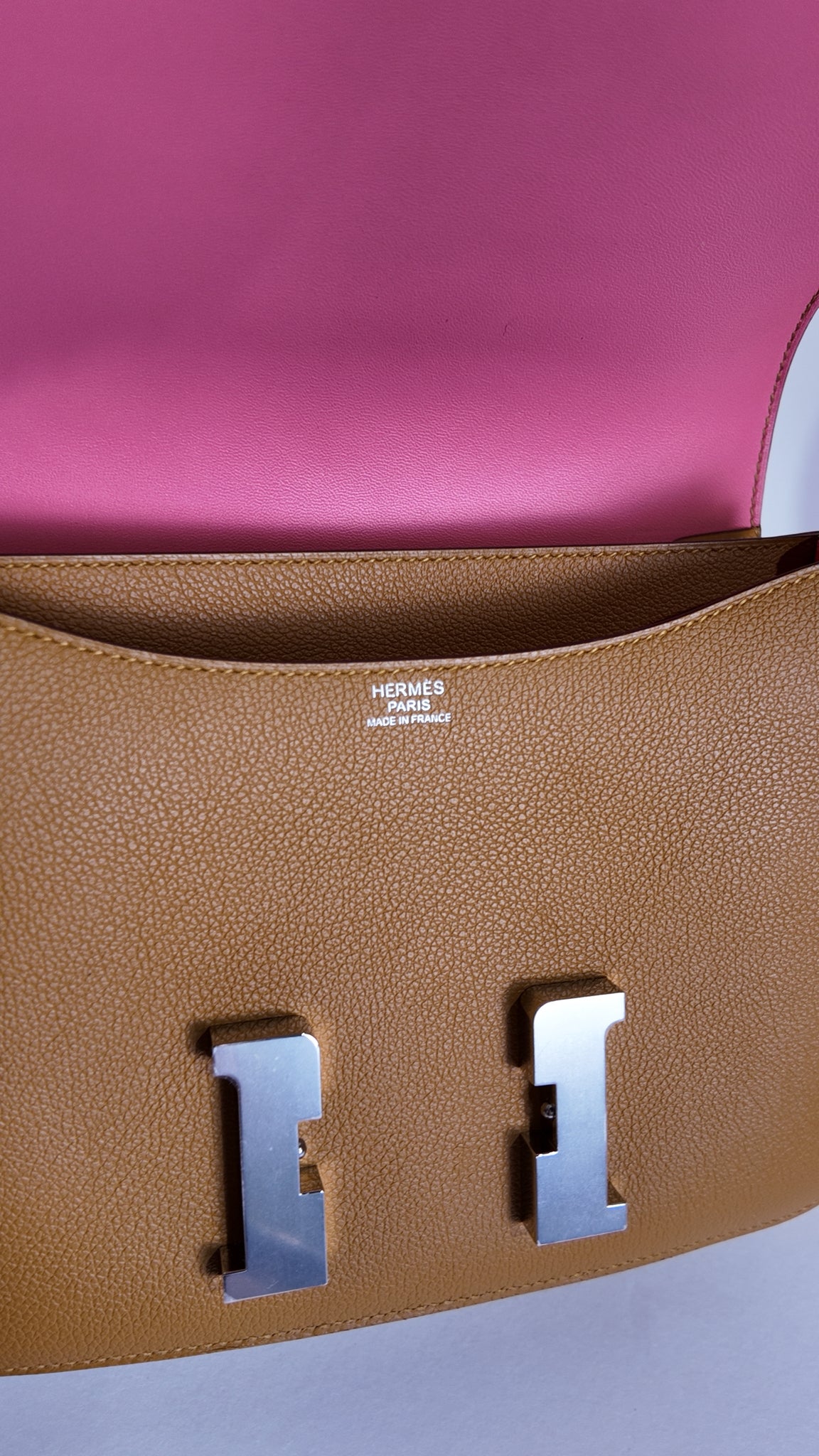 HERMES GOLD CONSTANCE 24 EPSOM W/ PALLADIUM HARDWARE - PRISTINE. FULL SET.