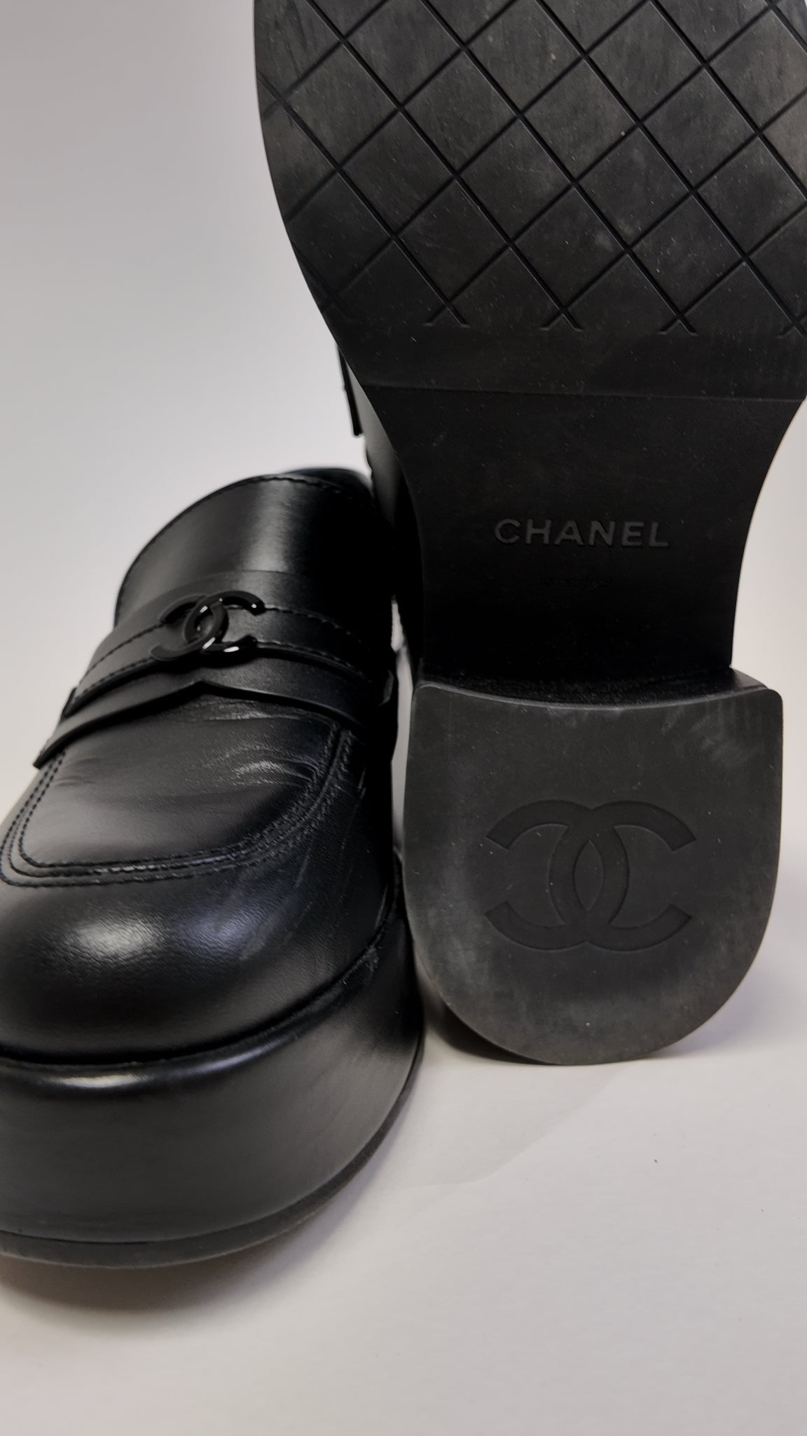 CHANEL LOGO LOAFERS 39