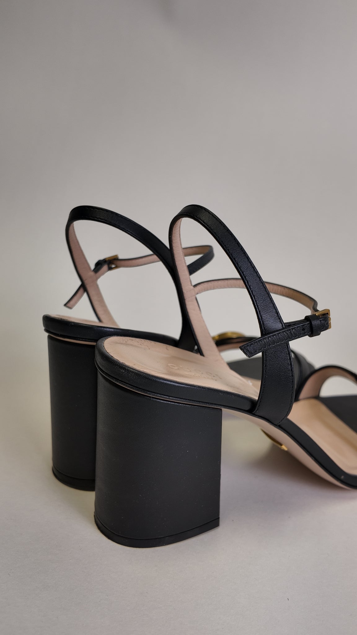 Gucci LEATHER BLOCK HEEL SANDALS