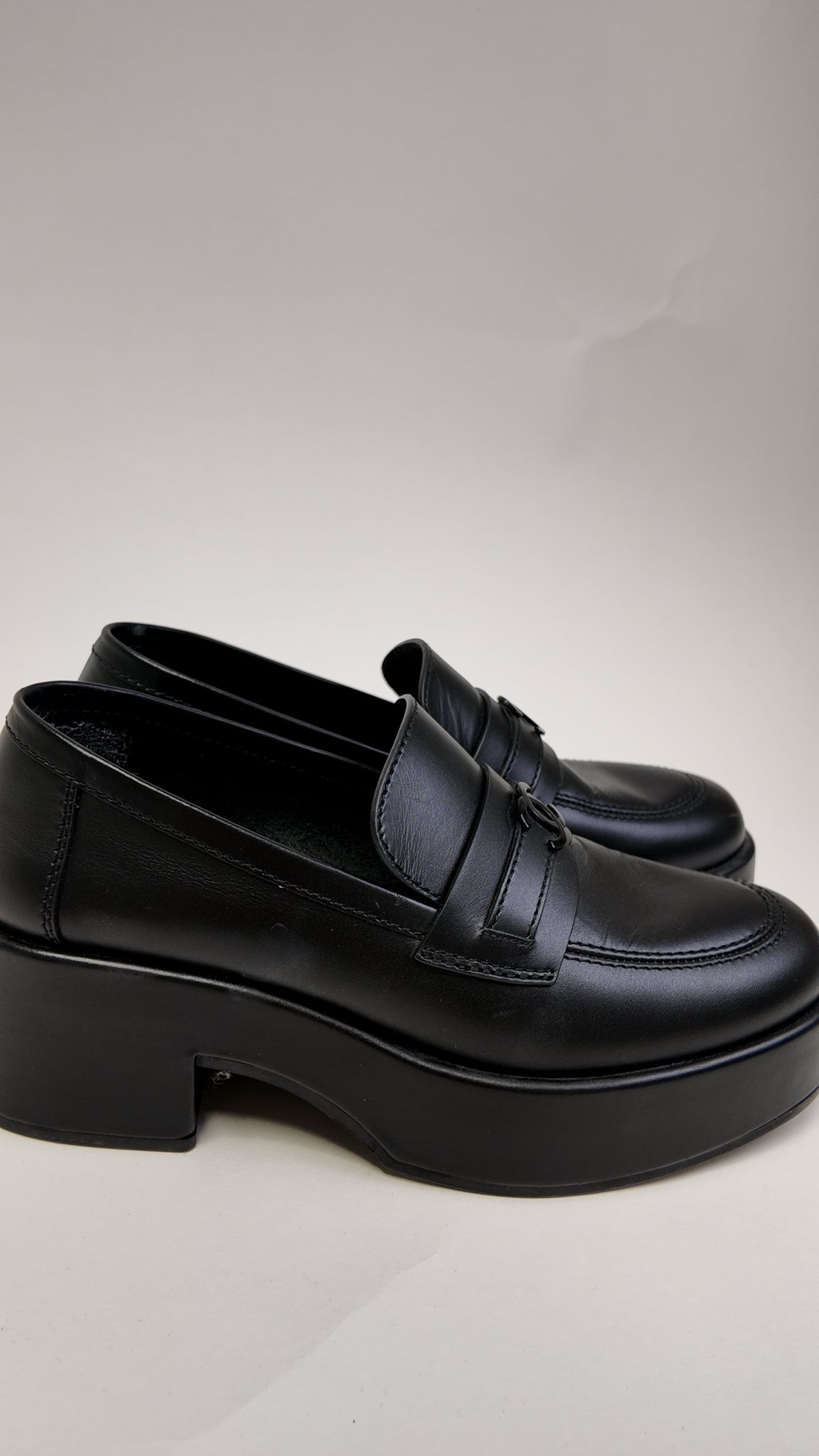 CHANEL LOGO LOAFERS 39