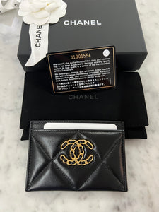 Chanel 19 card top holder black