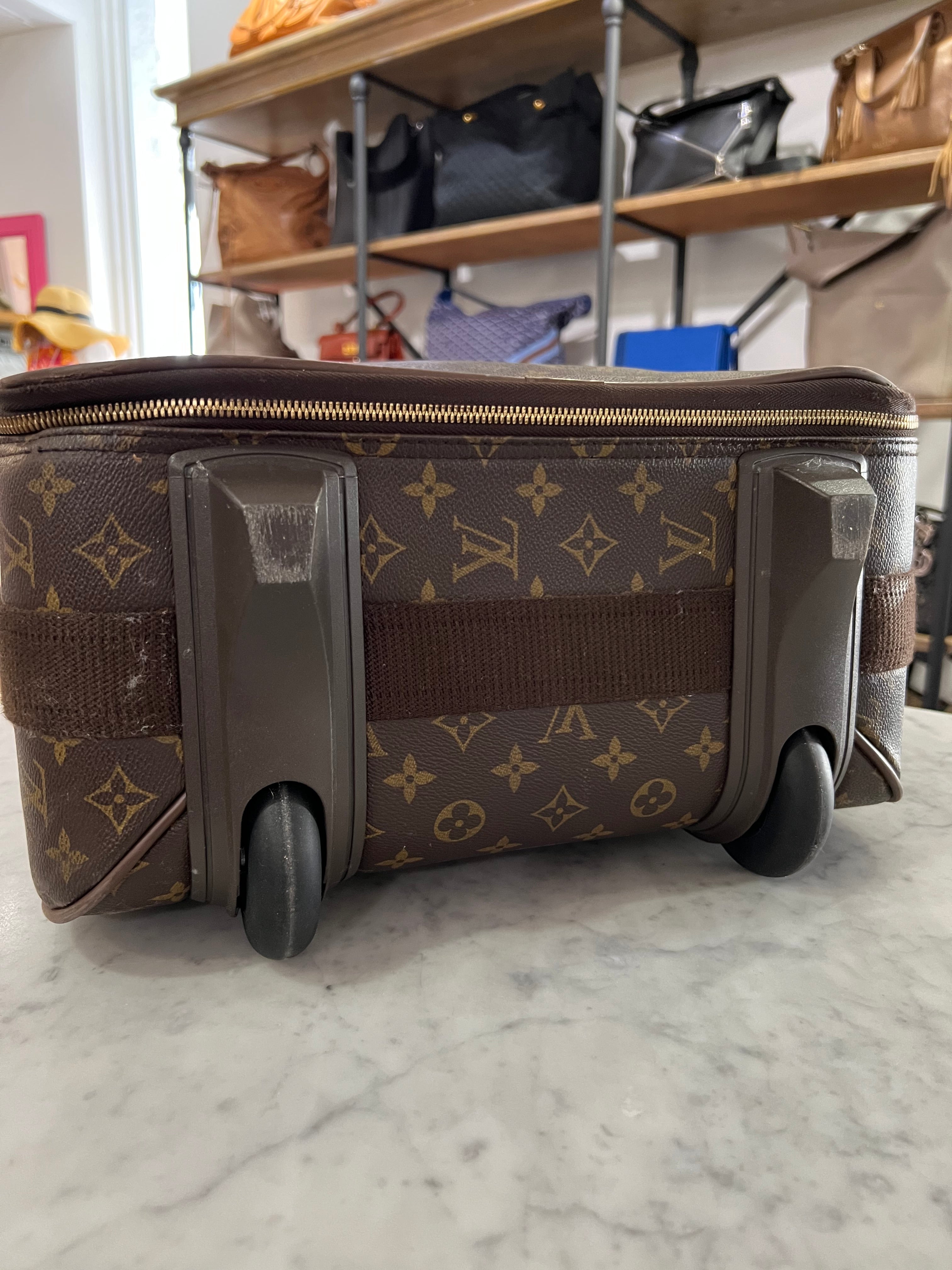 Preloved Louis Vuitton Pegase 55 Monogram Suitcase C8XTCM7 070323 –  KimmieBBags LLC