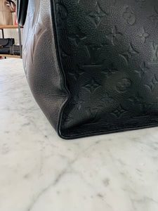 Louis Vuitton EPI OnTheGo mm Black