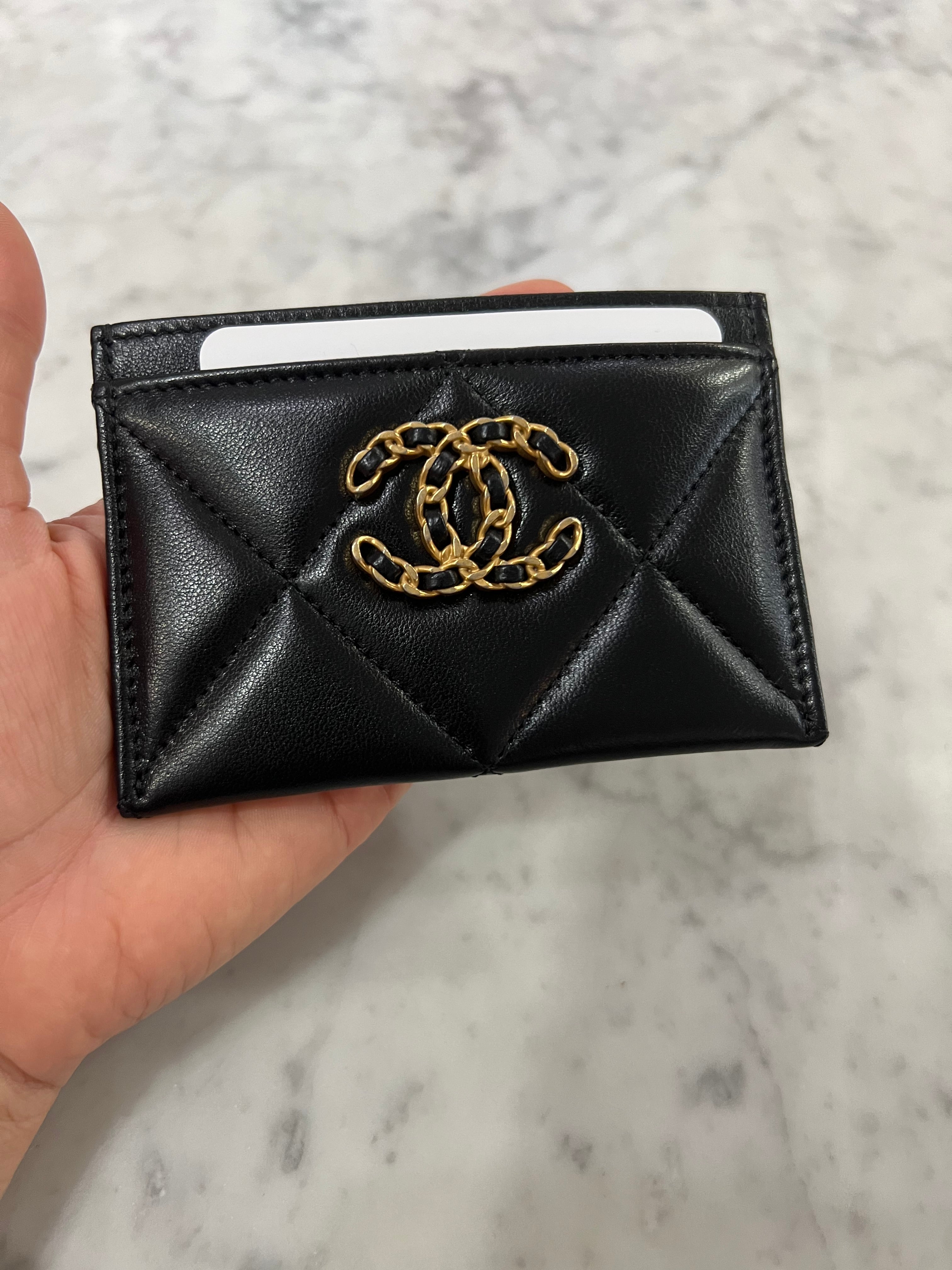 CHANEL 19A Gold O-Coin Purse Amulet Card Holder 2019